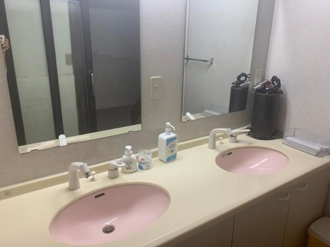 Iya Kankou Ryokan Miyoshi  Extérieur photo